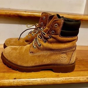 Women’s 8.5 Timberland Boots